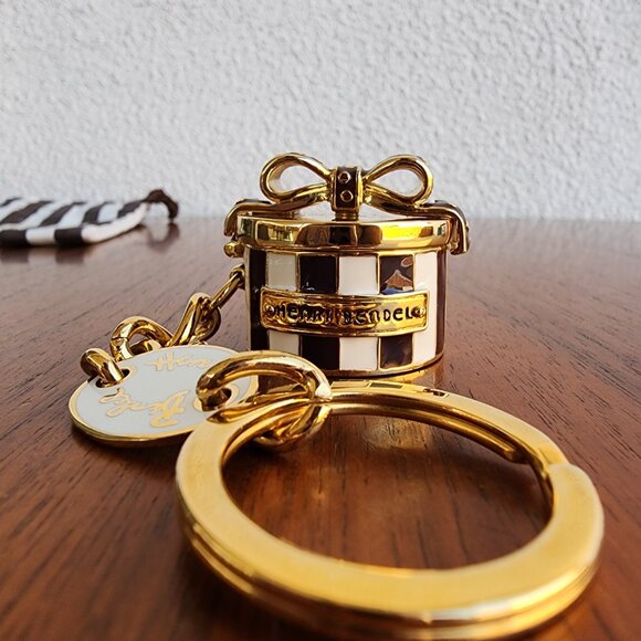 NWOT Henri Bendel Hat Box Keychain Goldtone Stripes Polka Dot Bow w/Dust Bag - Picture 5 of 8